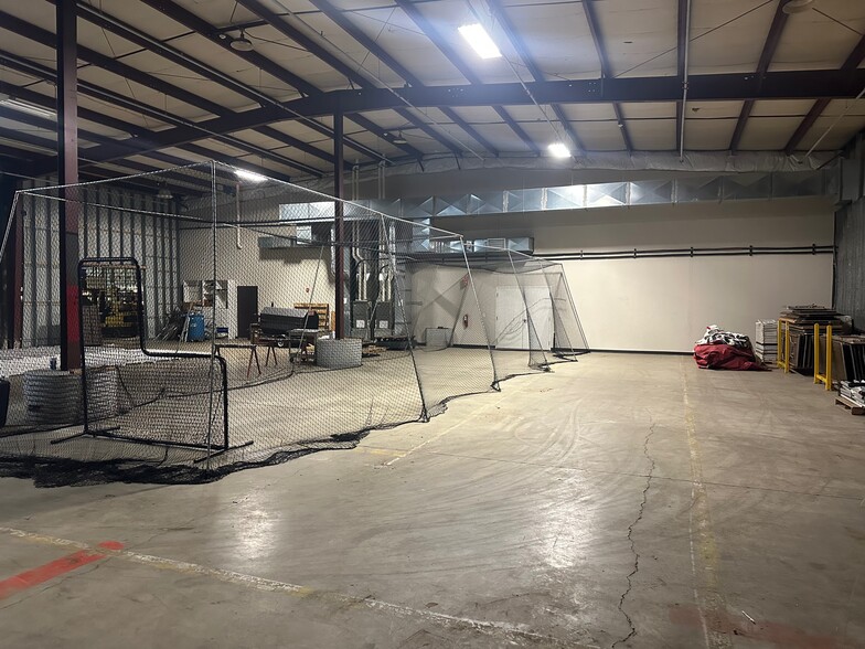 More Photos Of 1815 Morrissey Dr, Bloomington Warehouse For Sale