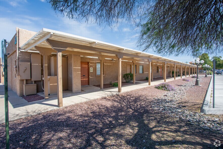 More Photos Of 899 N Wilmot Rd, Tucson Unknown For Sale