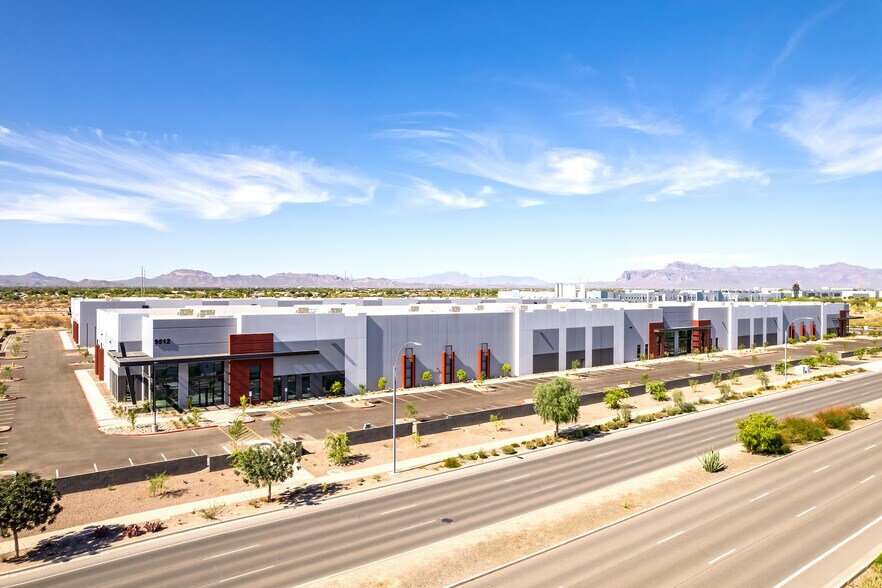 More Photos Of 9520 E Elliot Rd, Mesa Warehouse For Lease