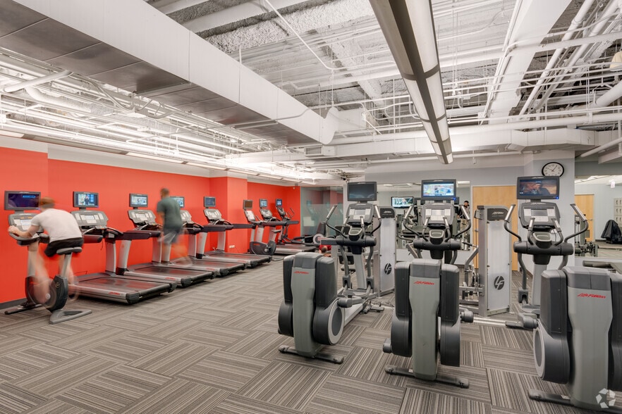 More Photos Of 30 N LaSalle St, Chicago Office For Lease