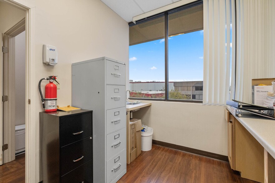 More Photos Of 98-1247 Kaahumanu St, Aiea Office For Sale