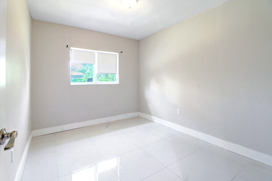 More Photos Of 1519-1521 NW 8th Ave, Fort Lauderdale Apartments For Sale