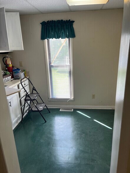 More Photos Of 604 S Oakwood Ave, Beckley Loft Creative Space For Sale