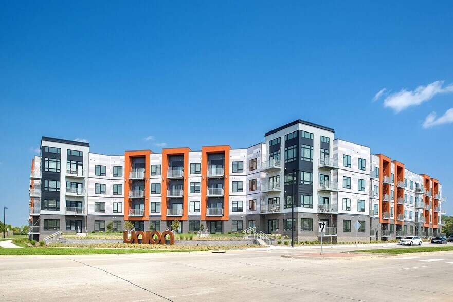 More Photos Of 1000 Berkley Pky, Kansas City Apartments For Sale