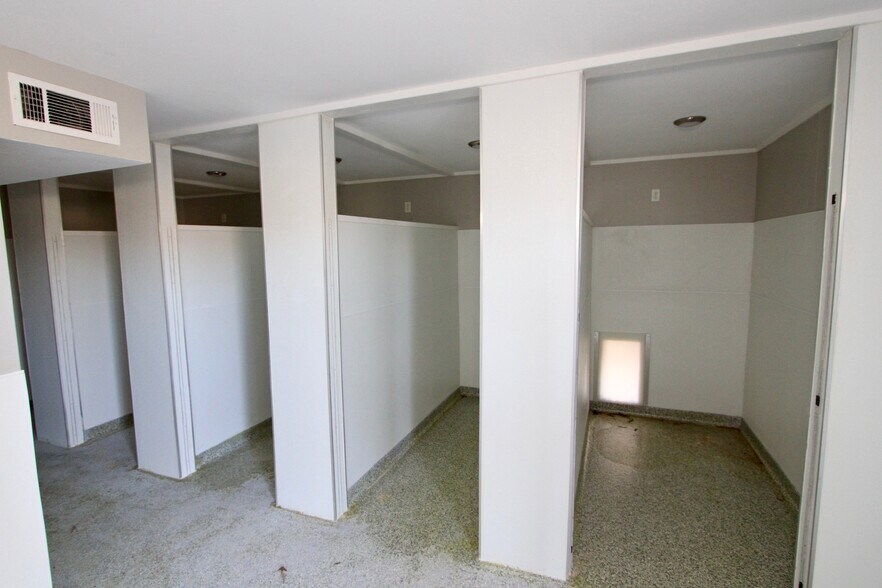 More Photos Of 11518 Bogs Rd, Tomball Shelter For Sale