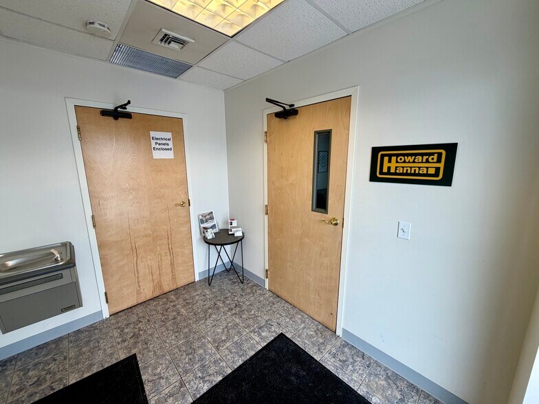 More Photos Of 277 Tompkins St, Cortland Office For Lease
