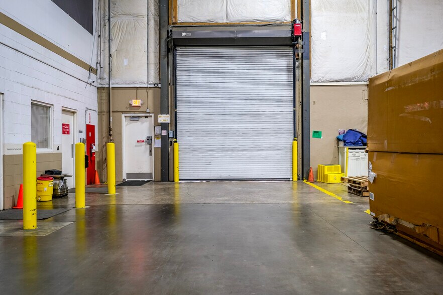 More Photos Of 121 Plantation Oaks Dr, Thomasville Distribution For Sale