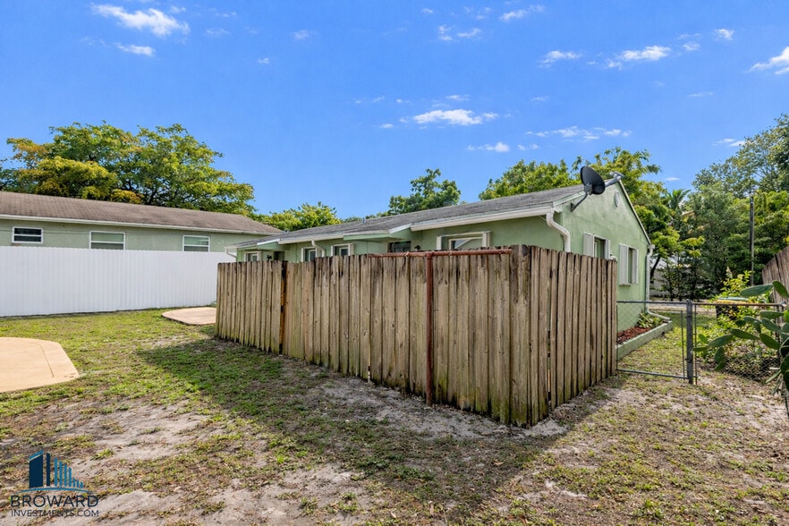 More Photos Of 224 SW 15th St, Dania Beach Apartments For Sale