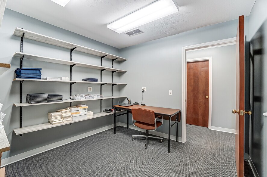 More Photos Of 146 N Breiel Blvd, Middletown Medical For Sale