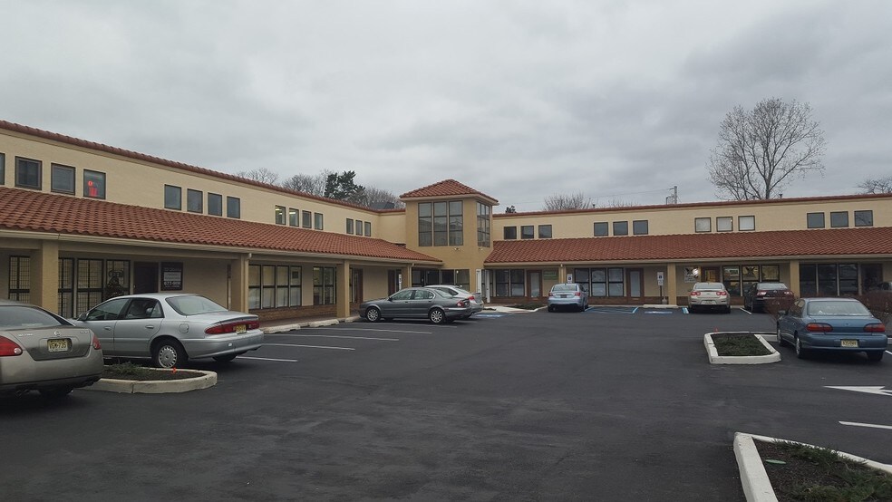 More Photos Of 711 N Main St, Pleasantville General Retail For Lease