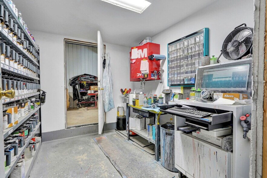 More Photos Of 5220 Maple Ln, Cuba Auto Repair For Sale