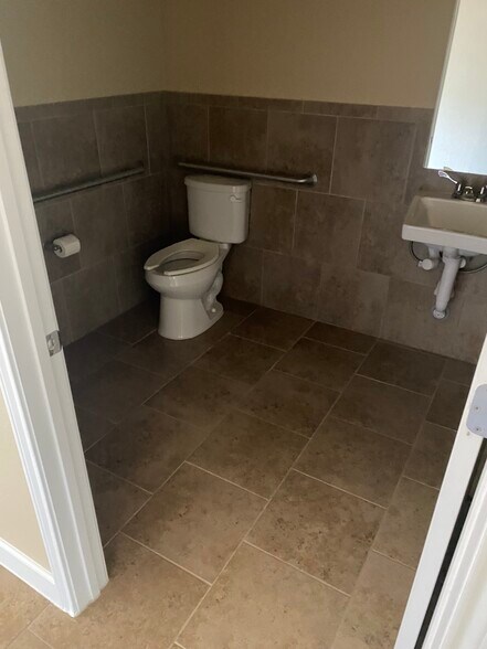 More Photos Of 1101 Satellite Vw, Round Rock Medical For Lease