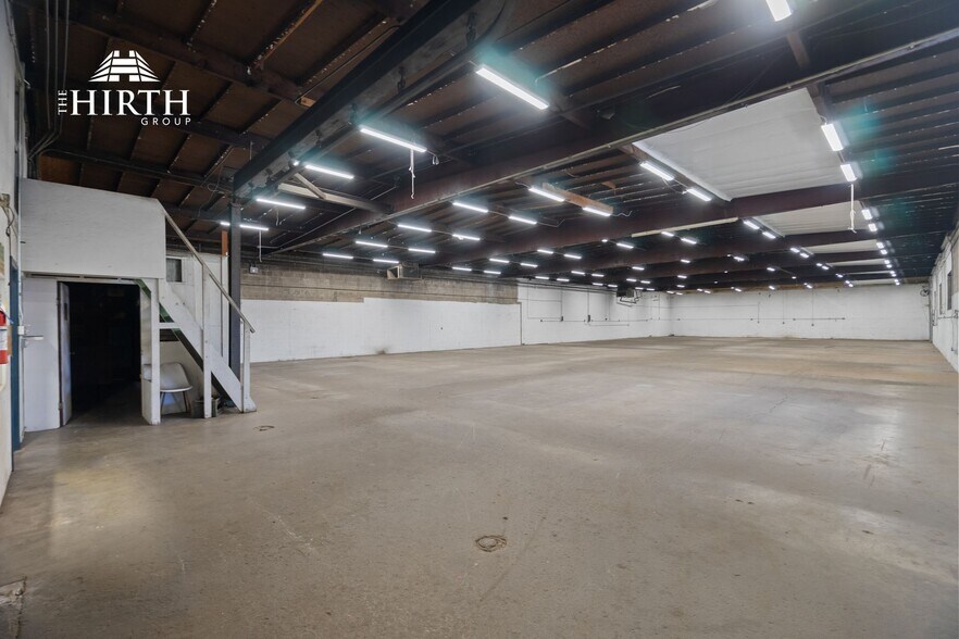 More Photos Of 8625 Avalon Blvd, Los Angeles Distribution For Sale