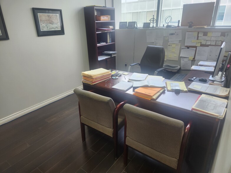 More Photos Of 7003 Steeles Ave W, Toronto Light Manufacturing For Lease
