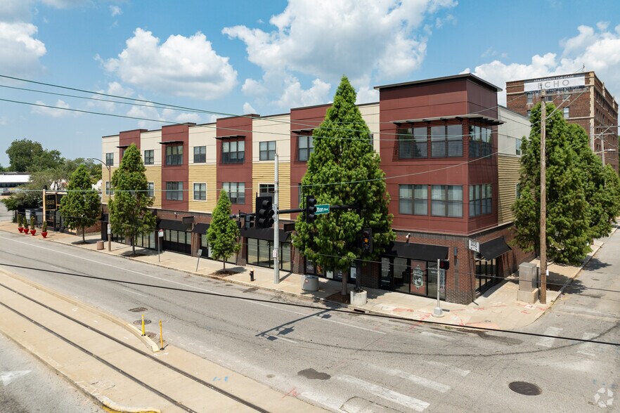 Primary Photo Of 5901 Delmar Blvd, Saint Louis Apartments For Lease