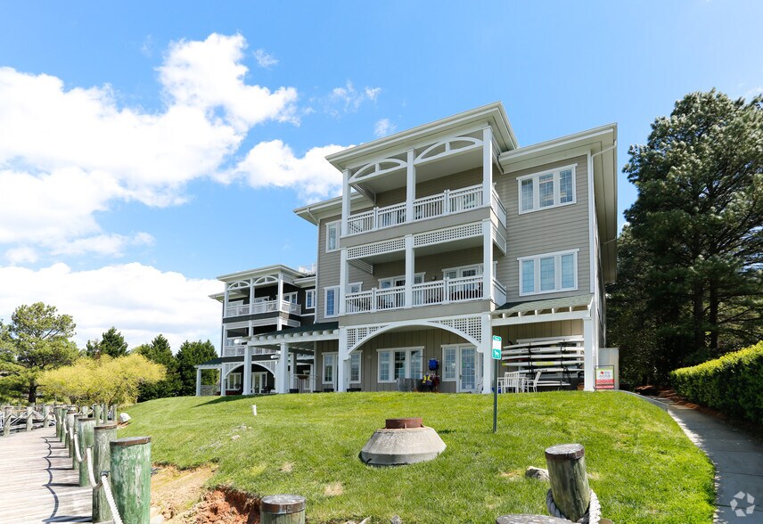 17505 W Catawba Ave, Cornelius, NC 28031 Office For Lease