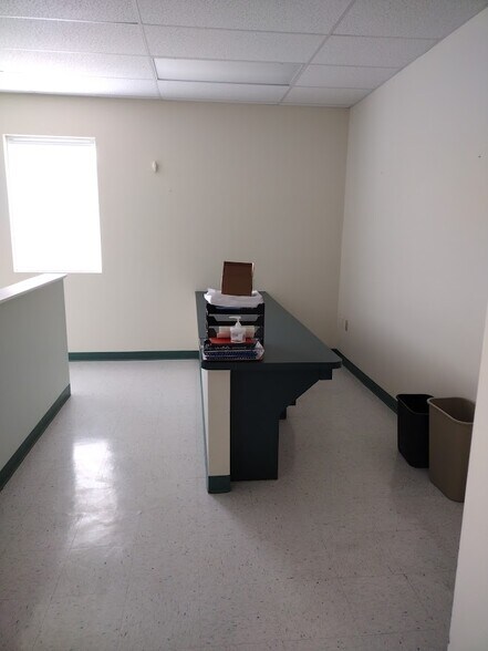 More Photos Of 1417 S Belcher Rd, Clearwater Office For Sale