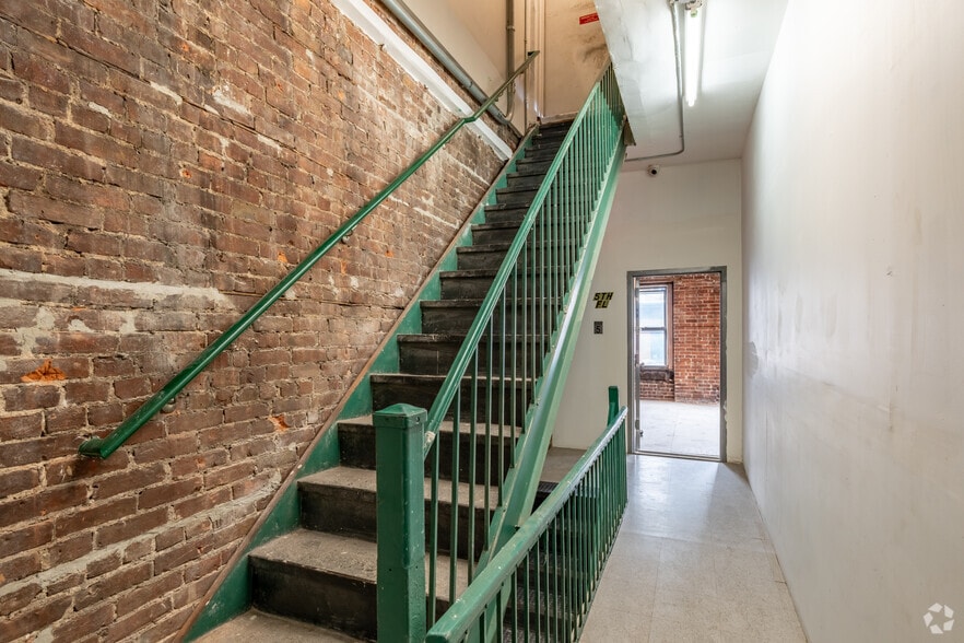 More Photos Of 177 Spring St, New York Apartments For Sale