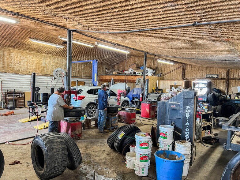 More Photos Of 1106 W Main St, Olney Freestanding For Sale