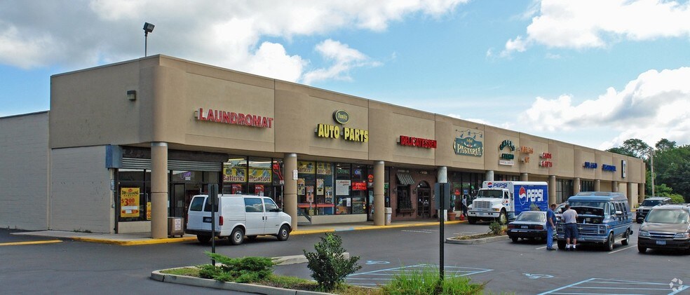 More Photos Of 3197-3265 Horse Block Rd, Medford Unknown For Lease