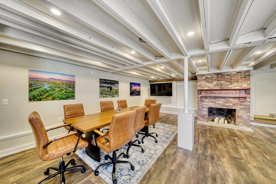 More Photos Of 207-209 Main St, New London Freestanding For Sale