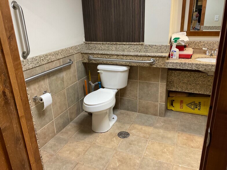 More Photos Of 7390 S Fraser St, Centennial Warehouse For Sale