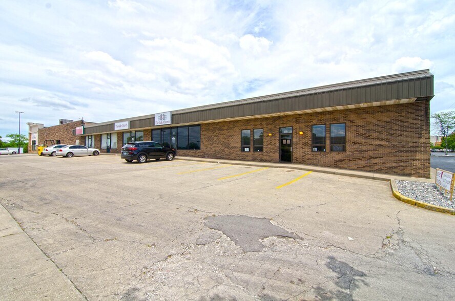 More Photos Of 1525-1555 E New Circle Rd, Lexington Unknown For Lease