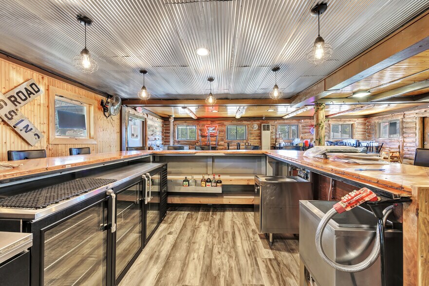 More Photos Of 621 Bissell St, White Lake Restaurant For Sale