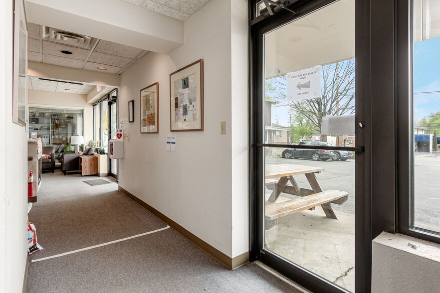 More Photos Of 3222 N High St, Columbus Office For Lease