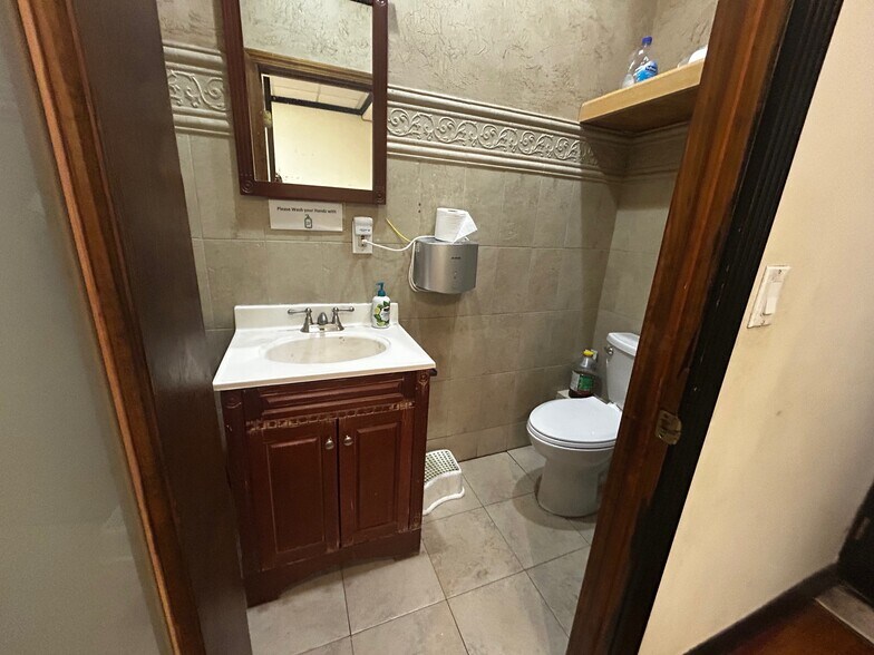 More Photos Of 9008 5th Ave, Brooklyn Storefront Retail Residential For Lease