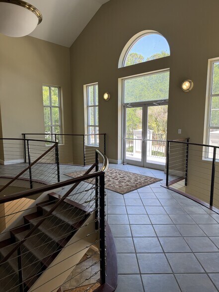 More Photos Of 550 Long Point Rd, Mount Pleasant Medical For Lease