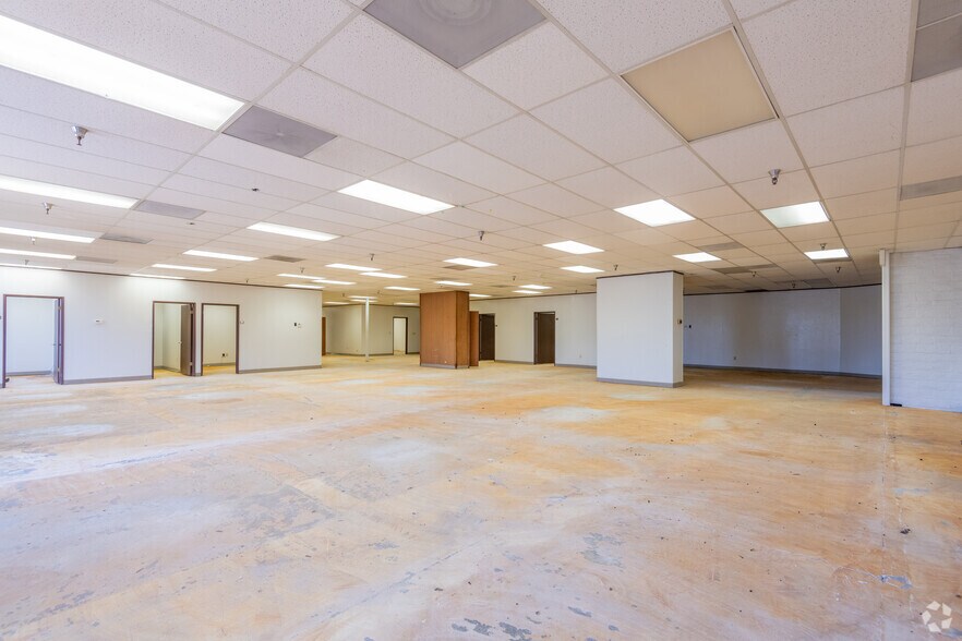 More Photos Of 4241 Williamsbourgh Dr, Sacramento Loft Creative Space For Sale