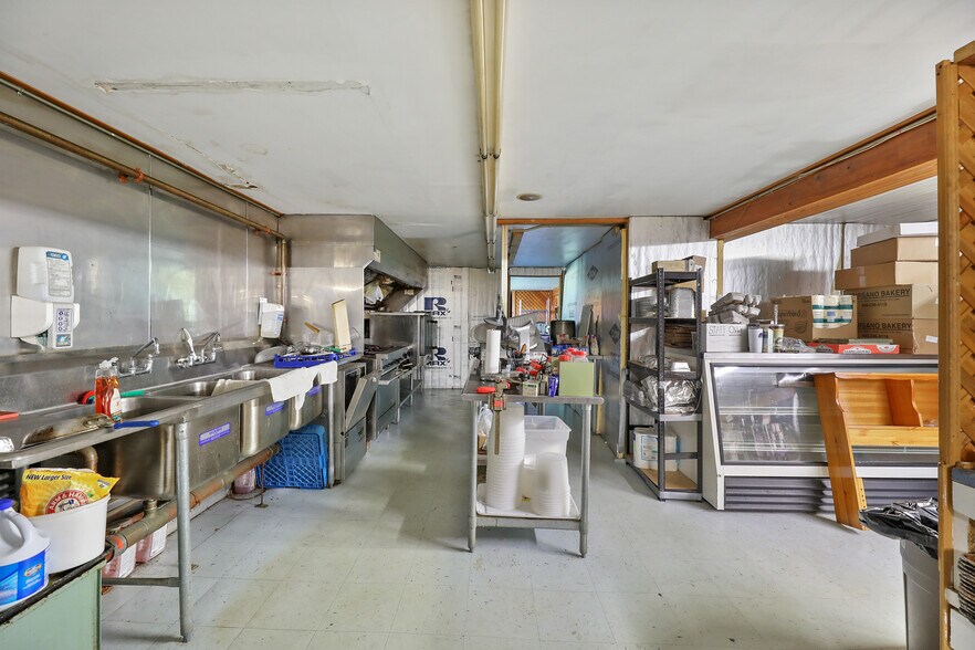 More Photos Of 1570 N Main St, Otis Restaurant For Sale