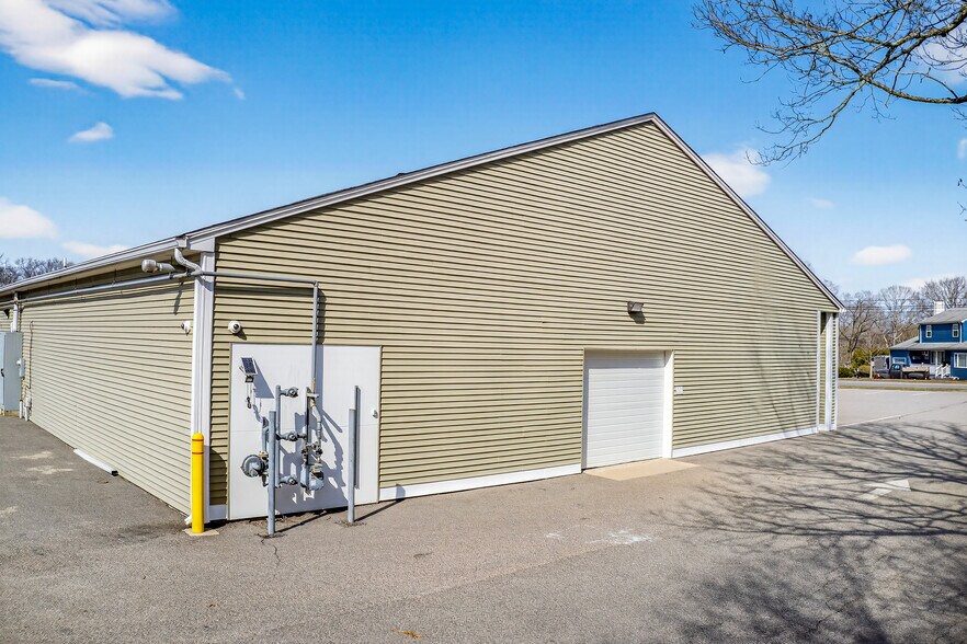 More Photos Of 430 Chapel Hill Rd, Oakdale Freestanding For Lease