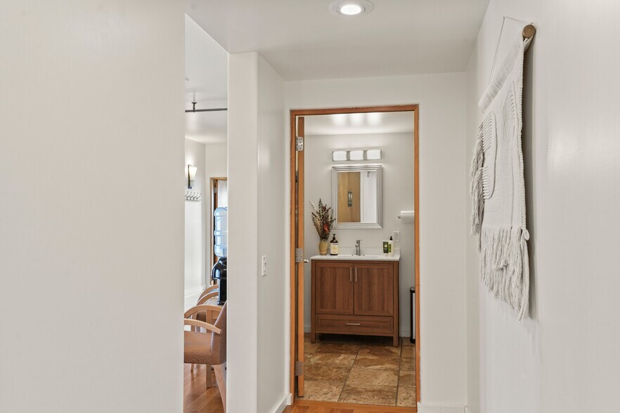 More Photos Of 103 S St Francis Dr, Santa Fe Medical For Sale