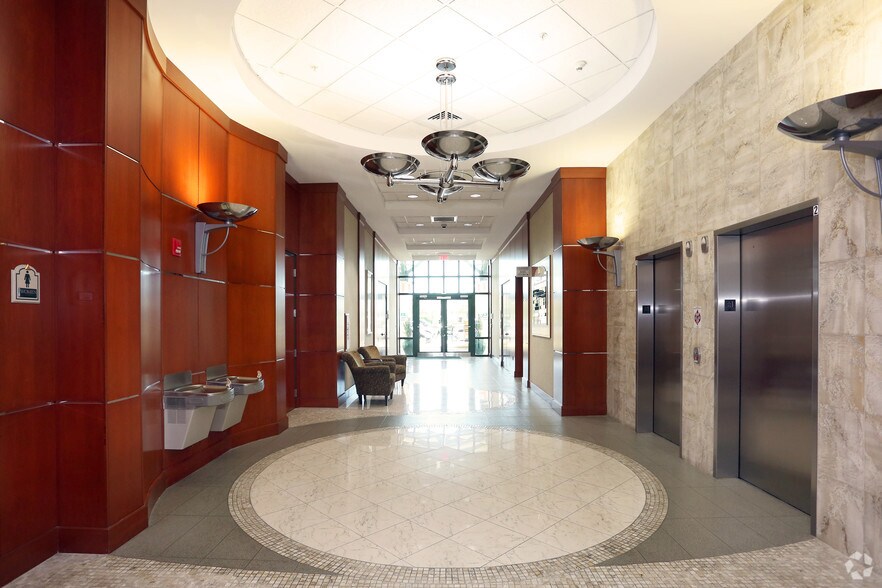 More Photos Of 4114 Woodlands Pky, Palm Harbor Office Residential For Lease