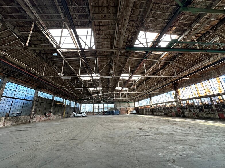 More Photos Of 2635-2717 Peralta St, Oakland Warehouse For Lease