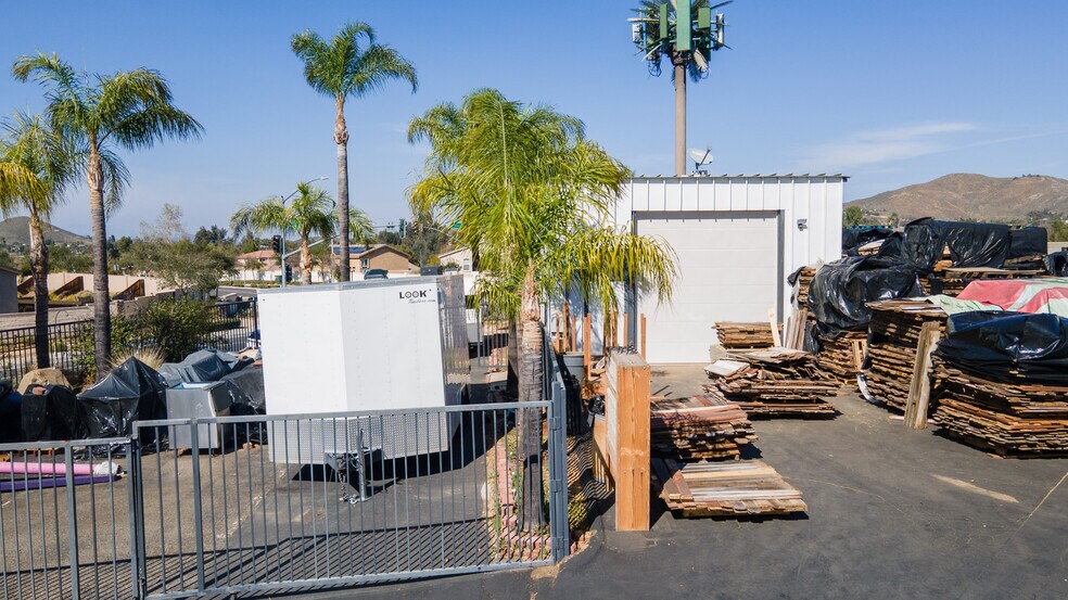 More Photos Of 29160 Goetz Rd, Menifee Showroom For Sale