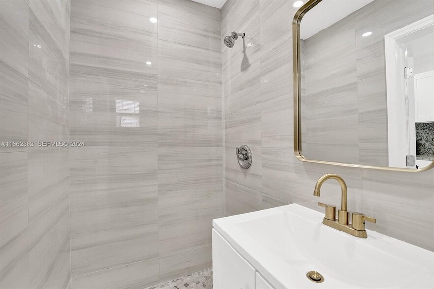 More Photos Of 5807 SW 25th St, West Park Apartments For Sale