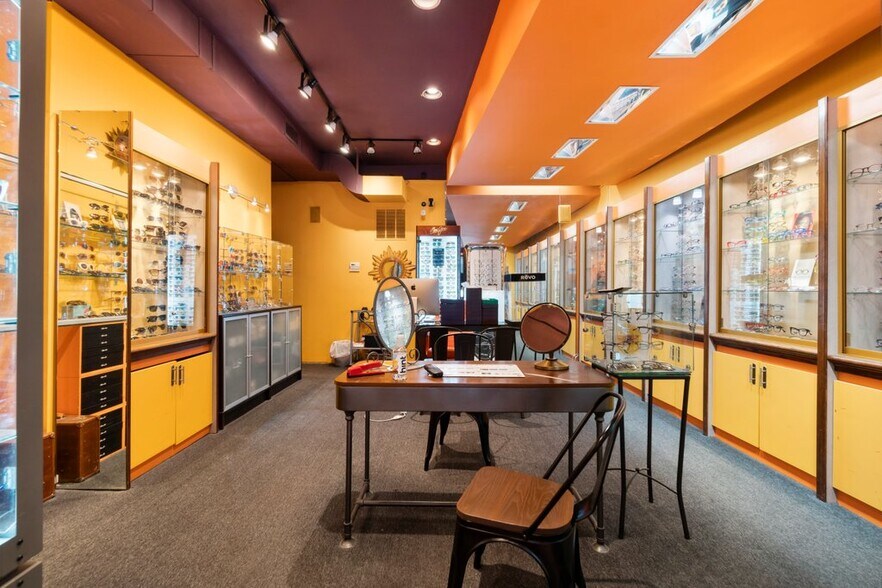 More Photos Of 519-521 N Charles St, Baltimore Office For Sale