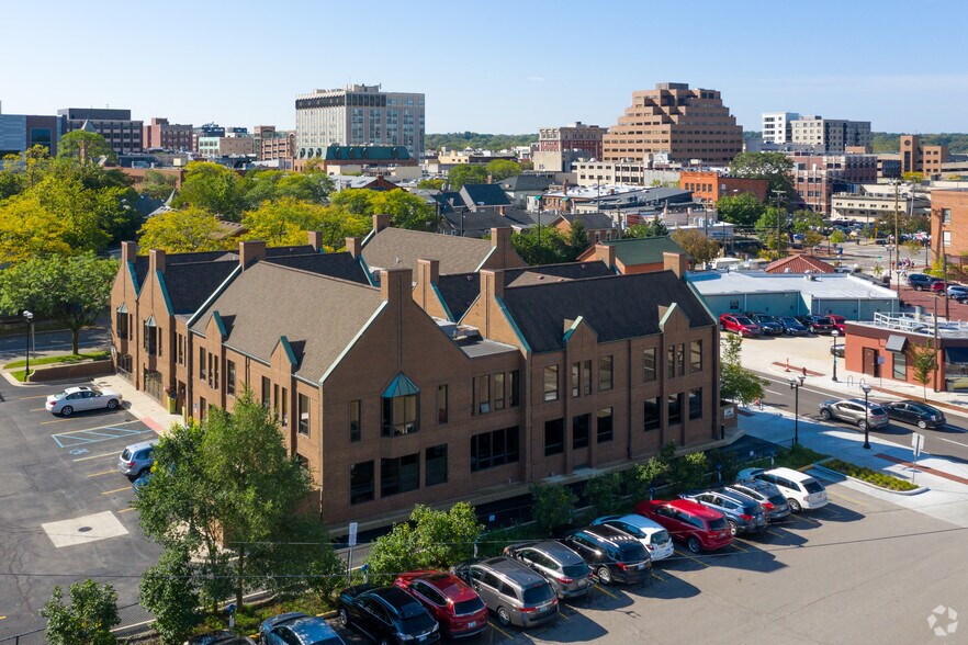 More Photos Of 300 N 5th Ave, Ann Arbor Office For Lease