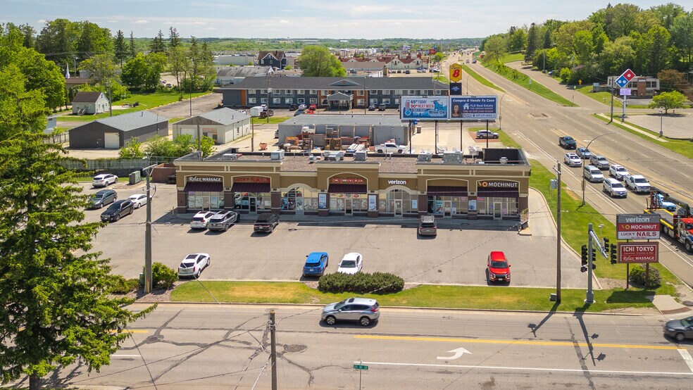 More Photos Of 102 20th St SE, Rochester Storefront For Sale