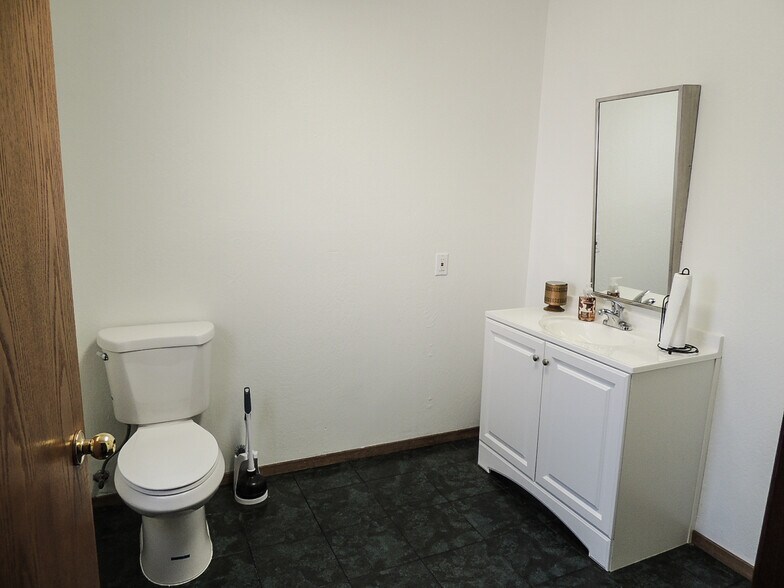 More Photos Of 150 3rd St, Lakeport General Retail For Lease