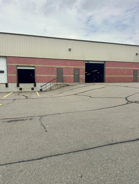 More Photos Of 20 Priscilla Ln, Auburn Service For Lease