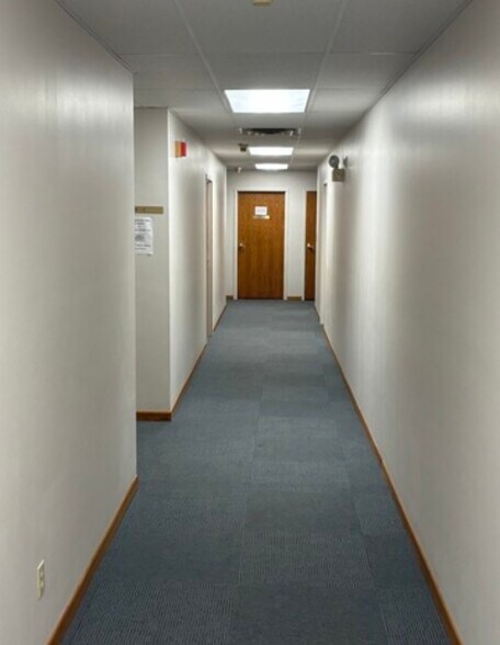 More Photos Of 215 6th Ave S, Clinton Office For Sale