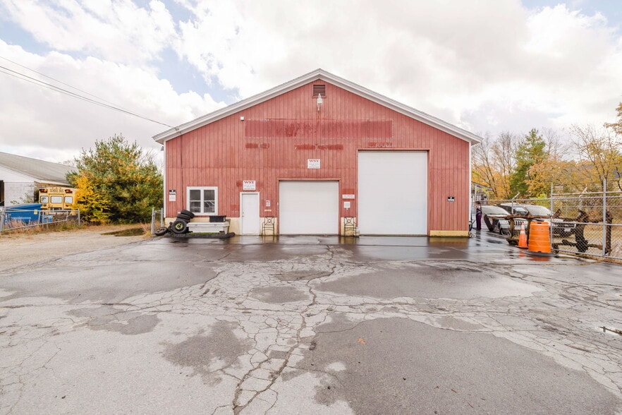 Primary Photo Of 634 Winthrop St, Taunton Flex For Sale