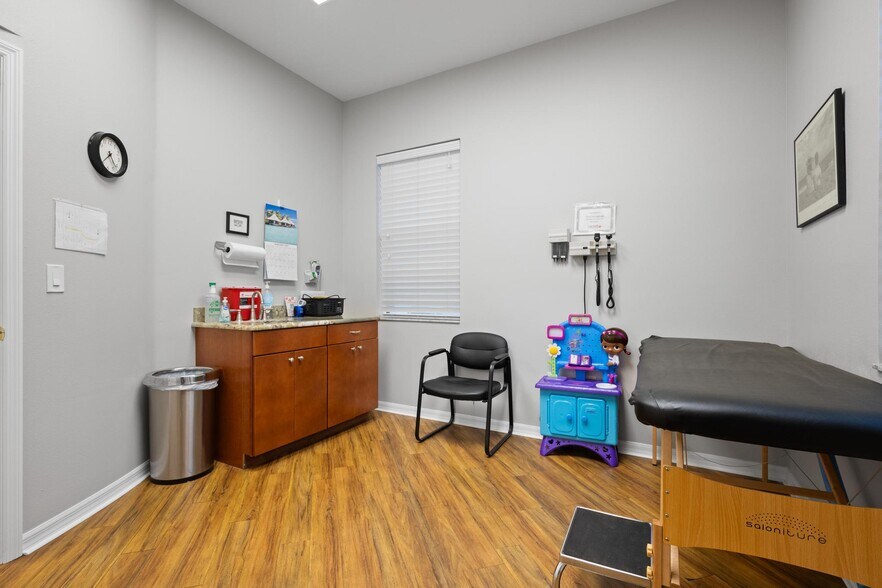 More Photos Of 17929 Hunting Bow Cir, Lutz Healthcare For Sale