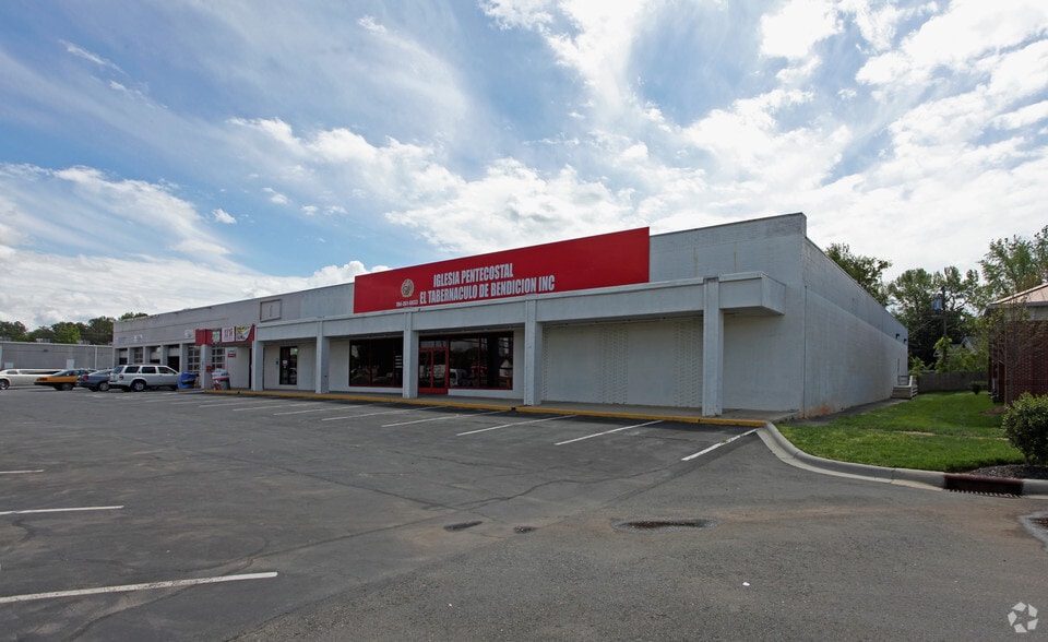 More Photos Of 5006 Albemarle Rd, Charlotte Freestanding For Lease