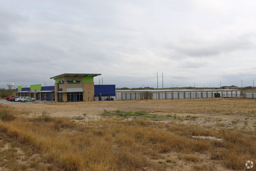 More Photos Of 2107 Shiloh Dr, Laredo General Retail For Sale