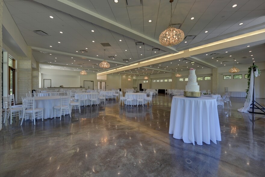 More Photos Of 25566 Bradbury Dr, Hockley Winery Vineyard For Sale